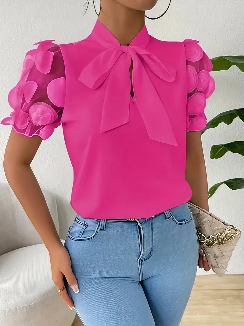 Curvyz | Elegante Blouse met Strikdetail en Netstof Mouwen – Chic & Vrouwelijk